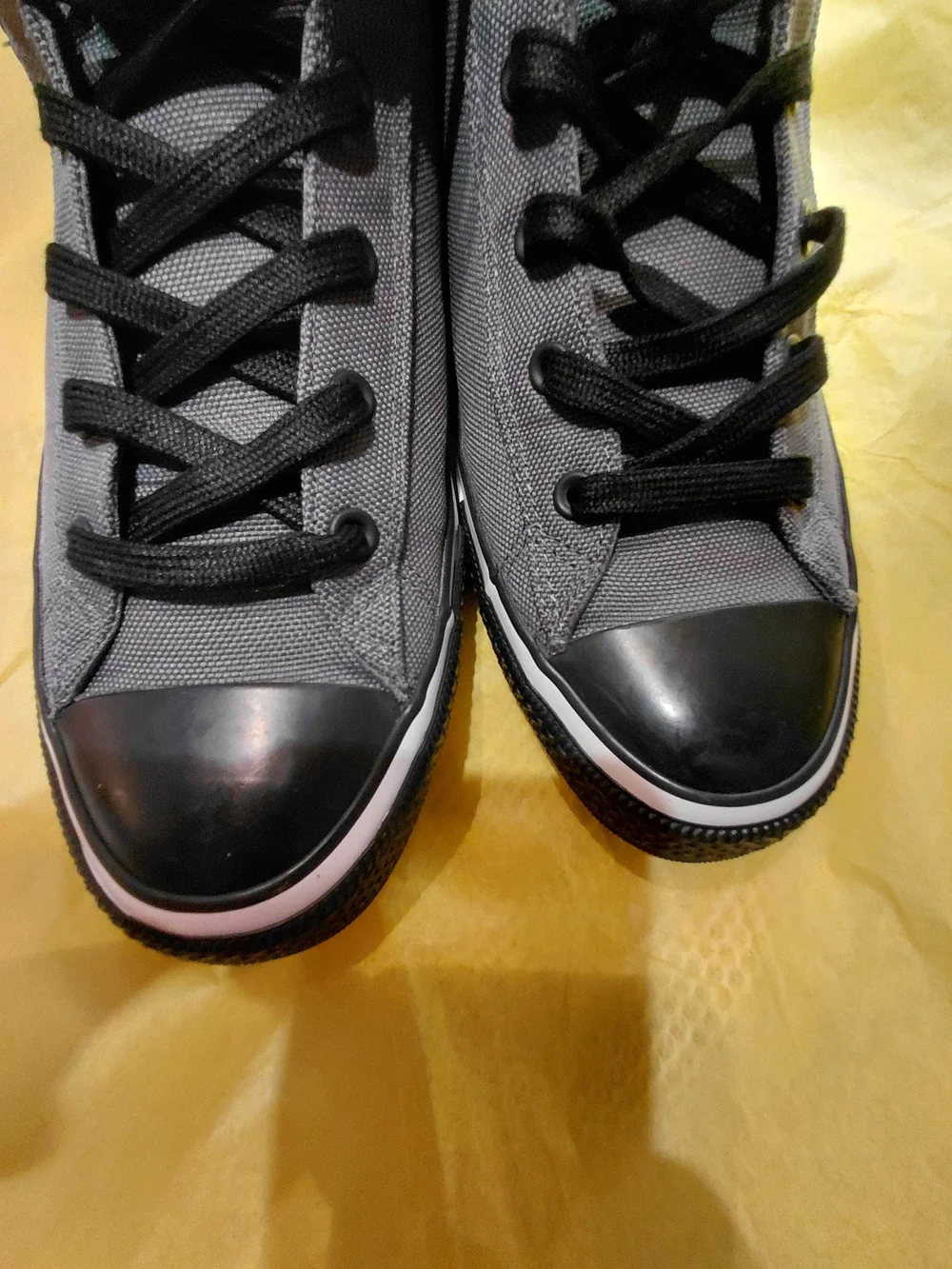 Converse Men's Black and Gray High-Top Sneakers